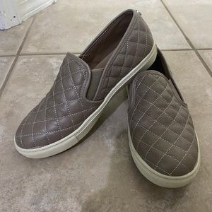 STEVE MADDEN TAUPE/GREY slip on sneakers
